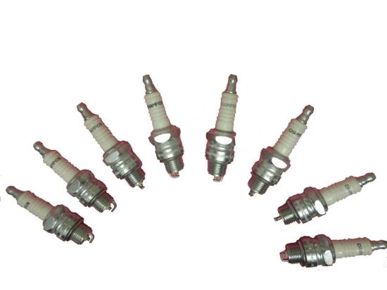 Picture of Champion Spark Plugs W89D Champion Spark Plug Part# - 589